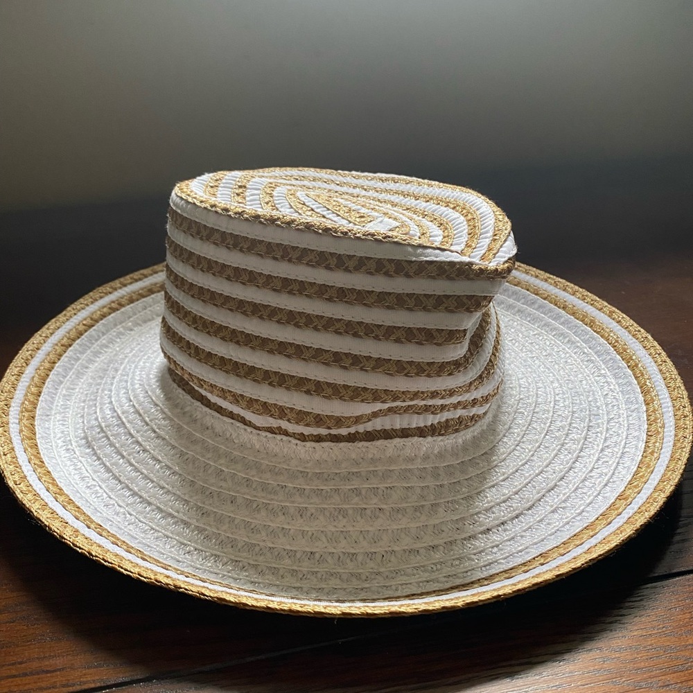 Eric Javits fedora sun hat.